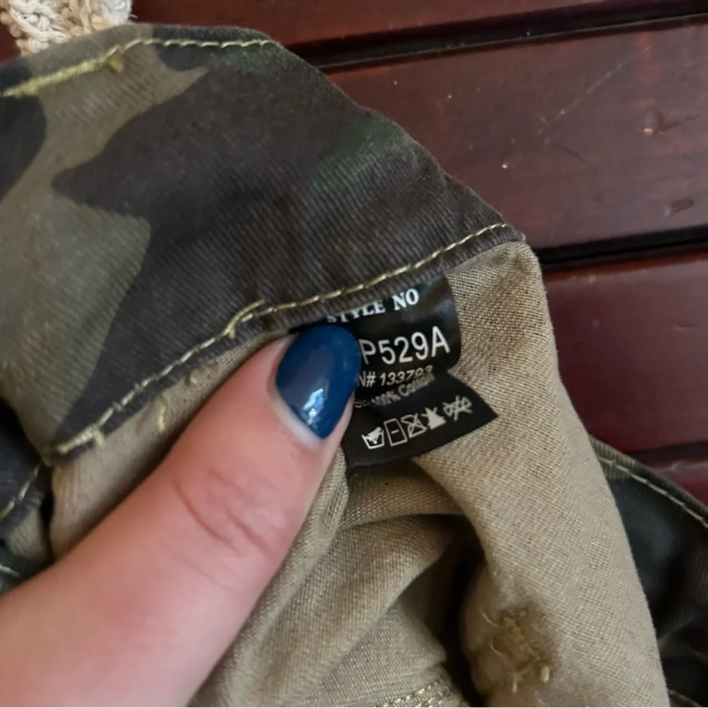 POL Camouflage Camo Cargo Army Joggers with Lace Detail Boho Women’s Size Large - Picture 6 of 6